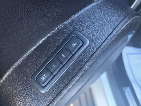 Used 2016 GMC Yukon SLT AWD/4WD image 19