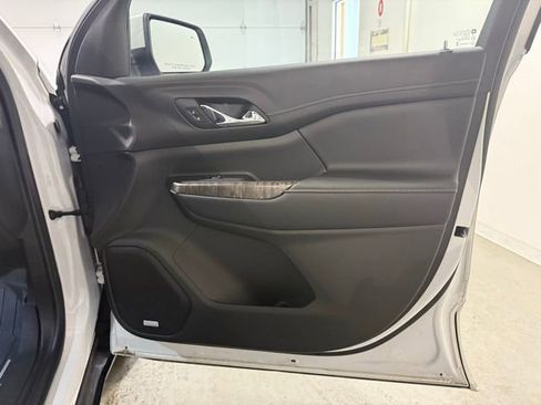 Certified 2023 GMC Acadia Denali w/ Denali Ultimate Package image 30