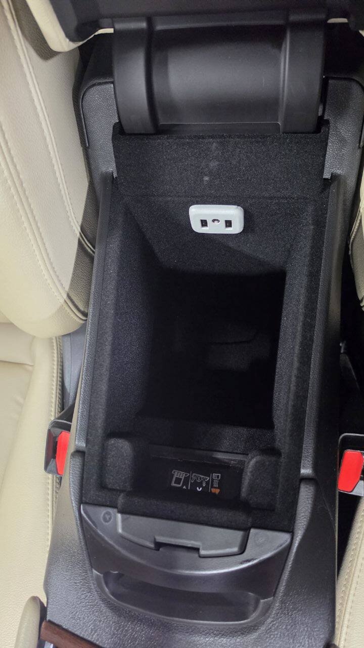 Used 2018 Cadillac XT5 AWD image 35
