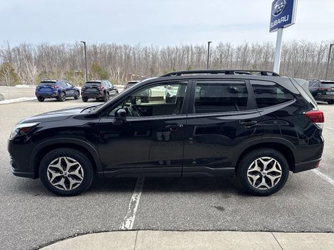 Used 2023 Subaru Forester Premium image 7