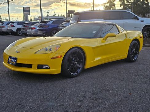 Used 2006 Chevrolet Corvette Coupe w/ Preferred Equipment Group RWD image 7