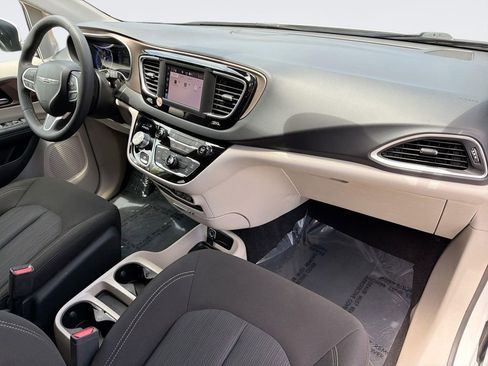 Used 2023 Chrysler Voyager LX FWD image 30