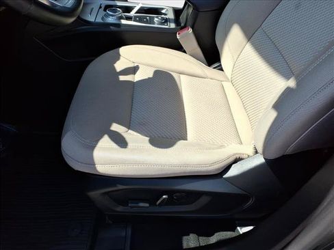 Used 2023 Ford Explorer XLT AWD/4WD image 19