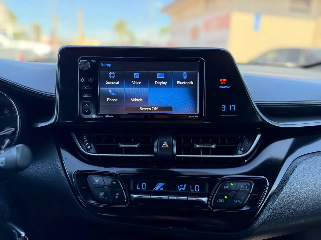 Used 2018 Toyota C-HR XLE FWD image 41