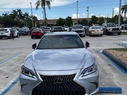Used 2024 Lexus ES 350 w/ Premium Package FWD image 2