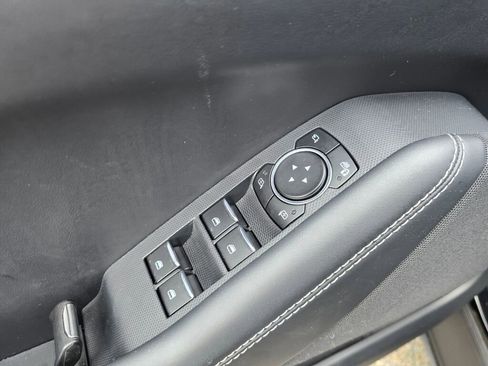 Used 2025 Ford Mustang Mach-E Select w/ Comfort Package Lite AWD/4WD image 18