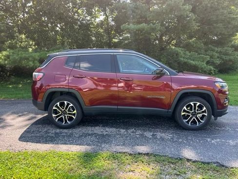 Used 2022 Jeep Compass Limited AWD/4WD image 2