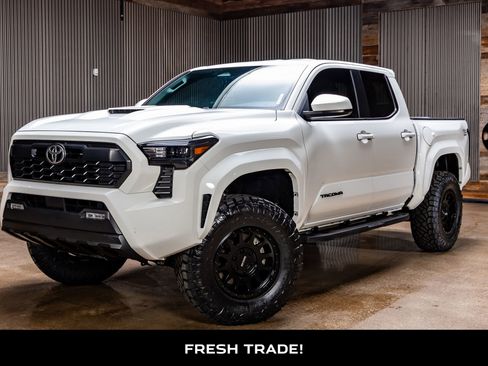 Used 2024 Toyota Tacoma TRD Sport image 5
