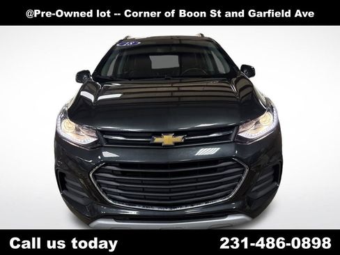 Used 2018 Chevrolet Trax LT w/ LT Convenience Package image 8