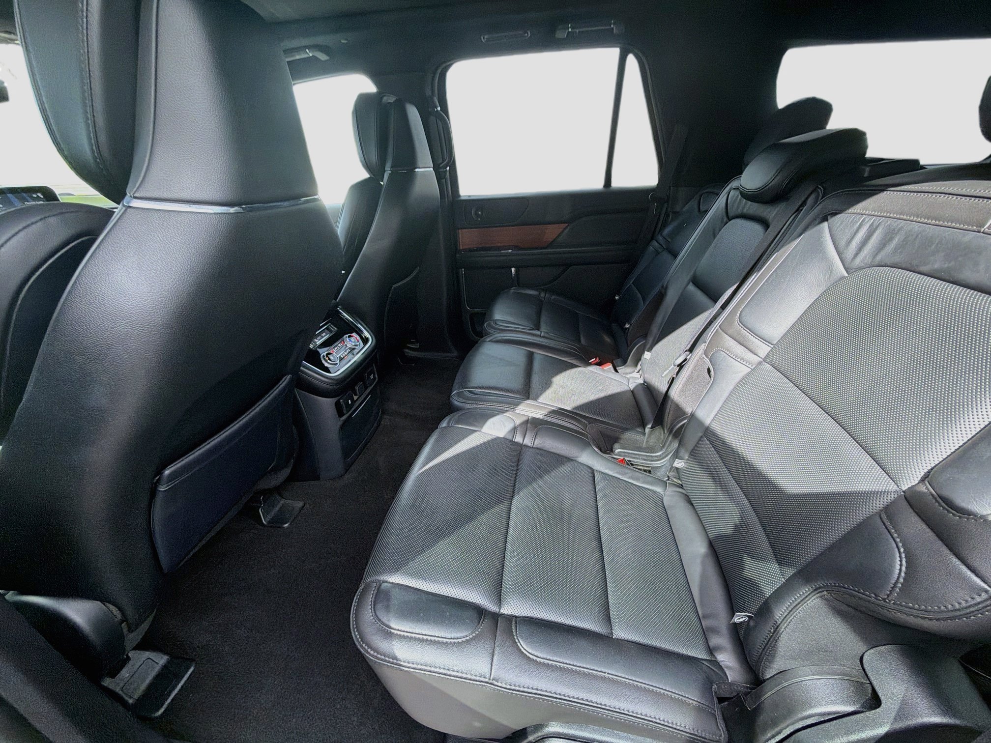 Used 2018 Lincoln Navigator Reserve w/ Technology Package AWD/4WD image 25