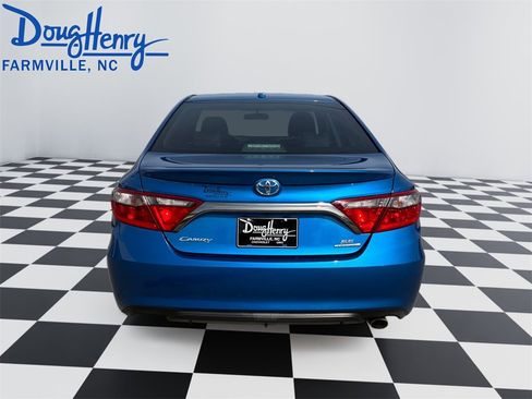 Used 2016 Toyota Camry SE image 4