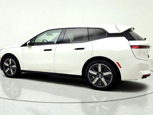 Used 2026 BMW iX xDrive45 w/ Premium Package AWD/4WD image 7