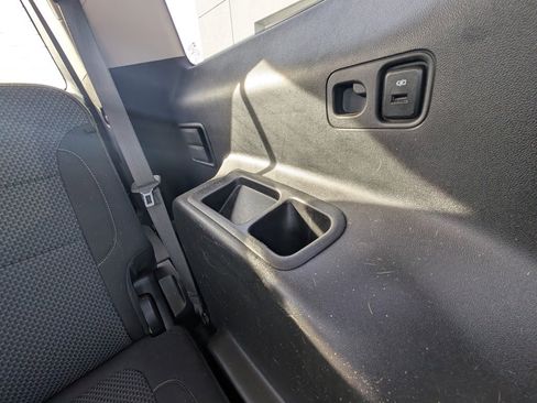 Used 2021 GMC Acadia SLE image 38