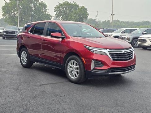 Used 2024 Chevrolet Equinox LT w/ LPO, Floor Liner Package FWD image 2