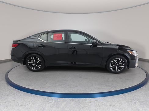 Certified 2025 Nissan Sentra SV FWD image 4