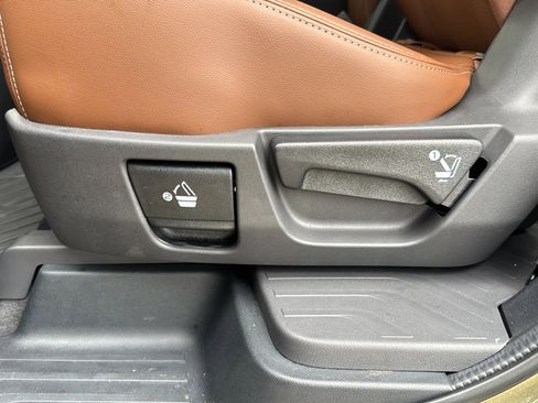 Used 2025 Subaru Ascent Touring w/ Popular Package #1 image 23