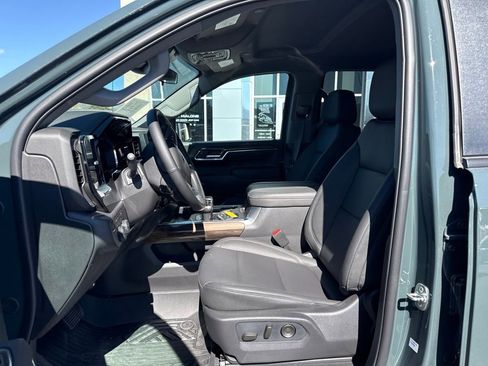 Used 2026 Chevrolet Silverado 1500 LT Trail Boss w/ Convenience Package II AWD/4WD image 9