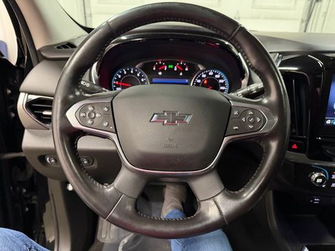Used 2021 Chevrolet Traverse RS image 43