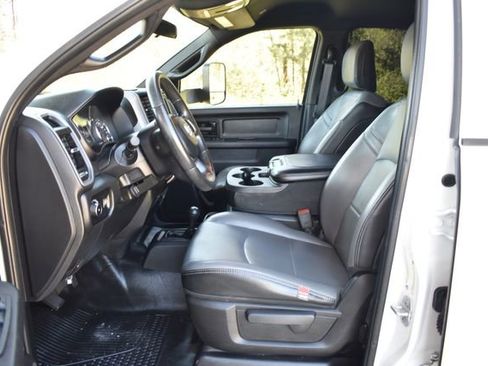 Used 2022 RAM 2500 Tradesman w/ Chrome Appearance Group AWD/4WD image 10