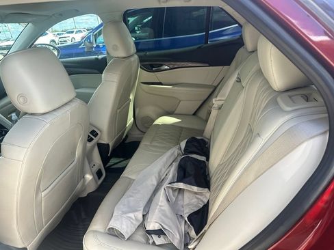 Used 2022 Buick Envision Avenir w/ Technology Package II AWD/4WD image 2