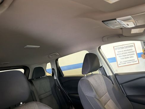 Used 2025 Nissan Rogue SV FWD image 34