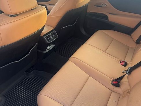 Certified 2023 Lexus ES 350 w/ Premium Package image 10