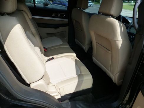 Used 2016 Ford Explorer XLT w/ Equipment Group 201A AWD/4WD image 12
