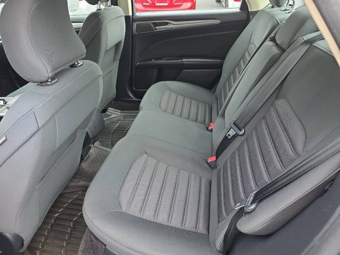 Used 2018 Ford Fusion SE FWD image 6