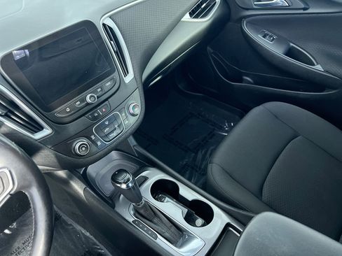 Used 2020 Chevrolet Malibu RS FWD image 23