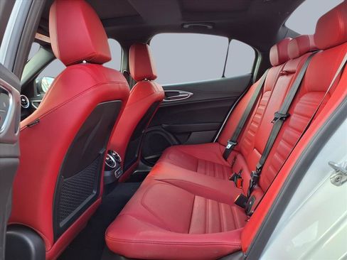 New 2025 Alfa Romeo Giulia image 9