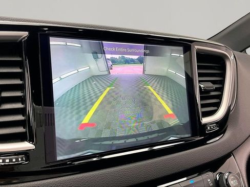 Used 2025 Chrysler Pacifica Select FWD image 21