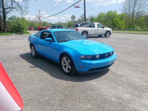 Used 2011 Ford Mustang GT Premium w/ 401A Rapid Spec Order Code RWD image 4