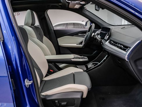 Used 2025 BMW X2 xDrive28i image 36