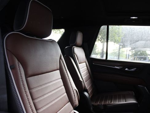 Used 2023 GMC Yukon Denali Ultimate w/ LPO, Floor Liner Package AWD/4WD image 56
