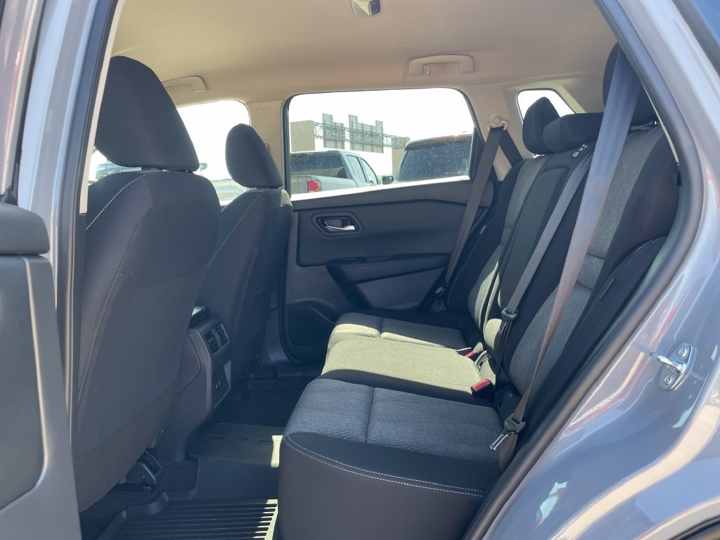 Certified 2026 Nissan Rogue SV FWD image 24
