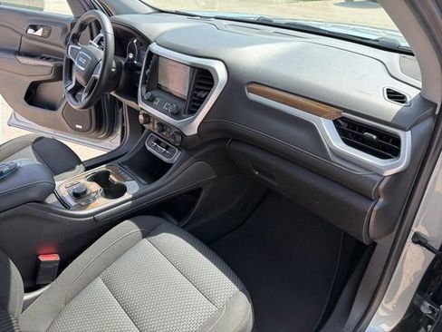Used 2023 GMC Acadia SLE w/ Driver Convenience Package AWD/4WD image 4