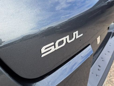 Used 2023 Kia Soul LX w/ LX Technology Package FWD image 26