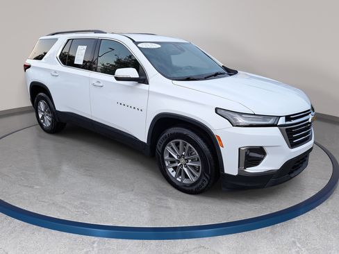 Used 2022 Chevrolet Traverse LT FWD image 3