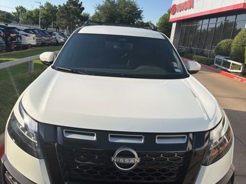 Used 2025 Nissan Pathfinder Rock Creek AWD/4WD image 2