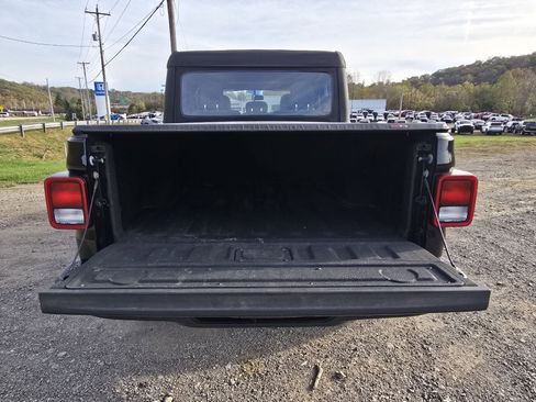 Used 2020 Jeep Gladiator Sport AWD/4WD image 14