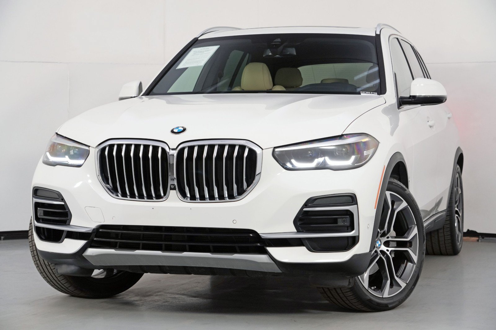 Used 2022 BMW X5 sDrive40i w/ Parking Assistance Package RWD image 3