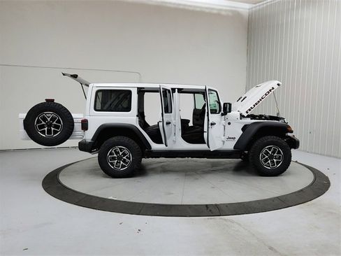 New 2026 Jeep Wrangler Unlimited Rubicon w/ Technology Group image 16