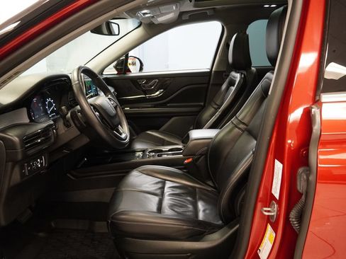 Used 2022 Lincoln Corsair AWD w/ Premium Package image 6