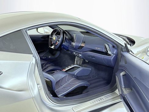 Used 2016 Ferrari 488 GTB RWD image 23