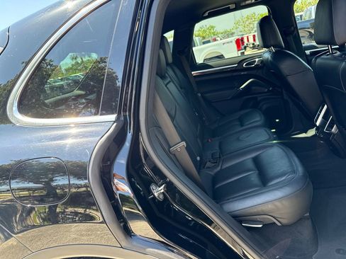 Used 2016 Porsche Cayenne AWD/4WD image 27