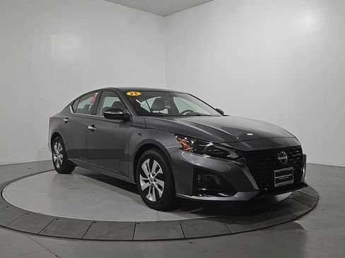 Certified 2025 Nissan Altima 2.5 S FWD image 9
