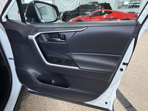 Used 2020 Toyota RAV4 LE image 37