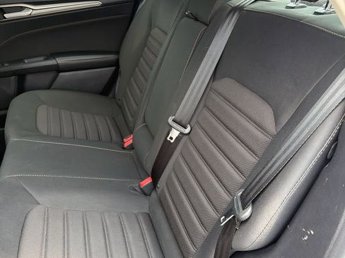 Used 2018 Ford Fusion SE w/ Fusion SE Technology Package FWD image 14