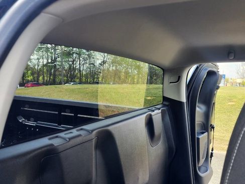 Used 2022 Chevrolet Colorado LT w/ Fleet Safety Package image 24