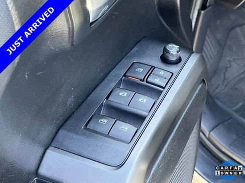 Used 2022 Toyota Tacoma TRD Off-Road AWD/4WD image 24